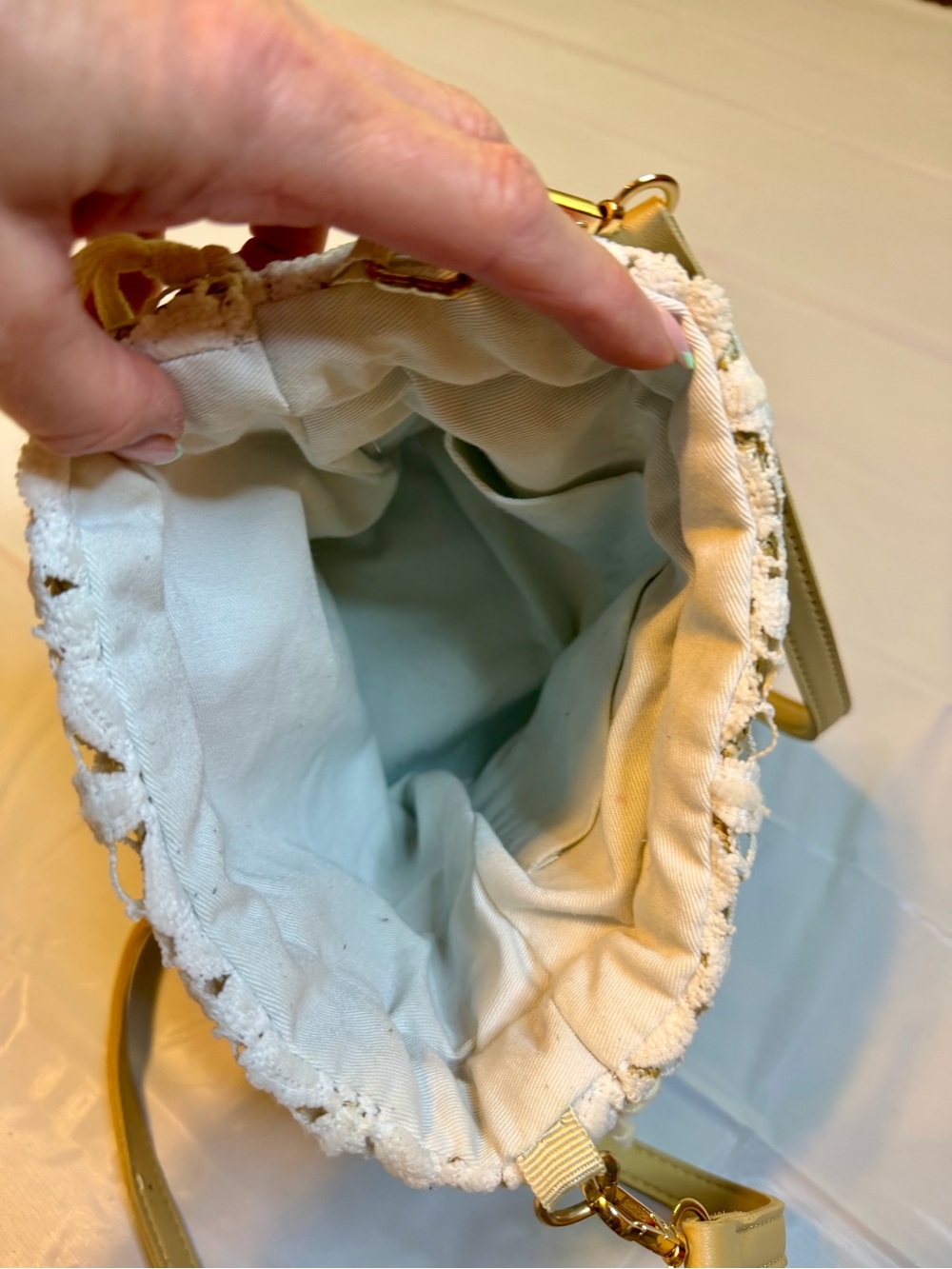 White Crochet Lace Straw Crossbody Bag with Tan Strap - Picture 5 of 8